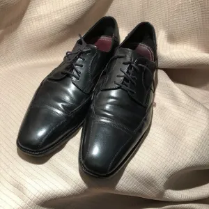 Johnston &amp; Murphy oxford leather black shoes, 11.5