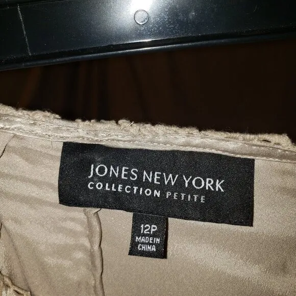Jones New York Petite Size 12P Cream Lace Skirt