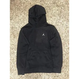 Jordan Big Kids (Boy’s) Essentials Fleece Pullover Black Hoodie