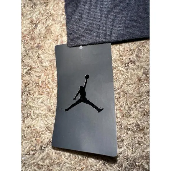Jordan Big Kids (Boy’s) Essentials Fleece Pullover Black Hoodie