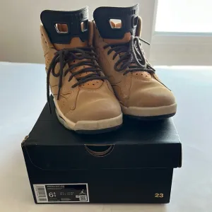 Jordan MVP(GS) brown-black sneakers. Size 6Y