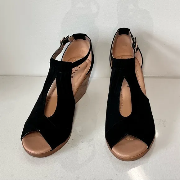 Journee Collection Kedzie Wedge Sandals