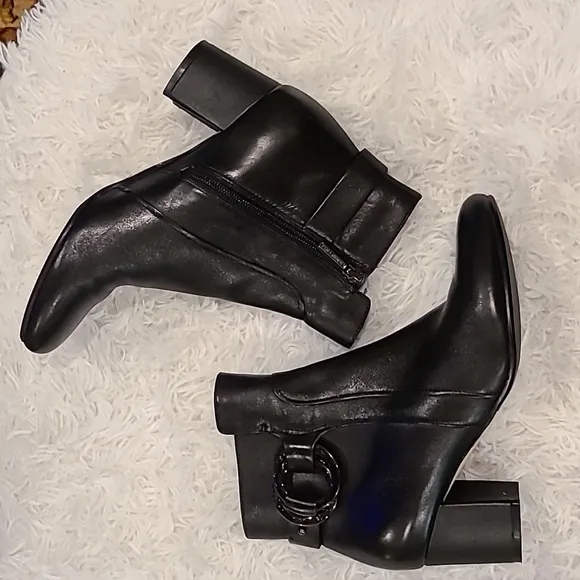 Karl Lagerfeld Leather zip ankle Boots
