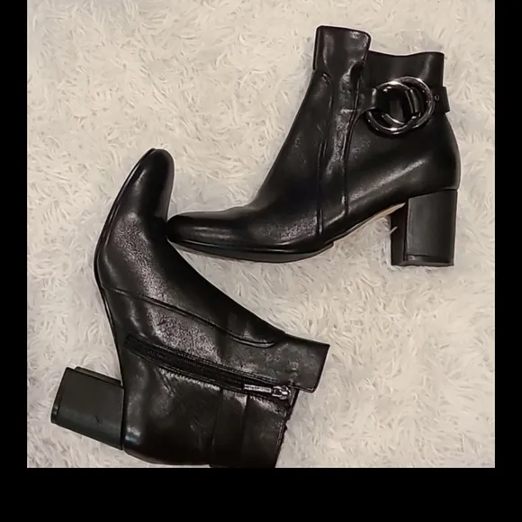 Karl Lagerfeld Leather zip ankle Boots