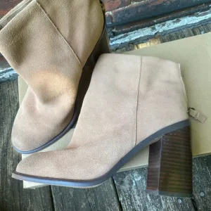 KDB Kelsi Dagger Suede boots Size 9us
