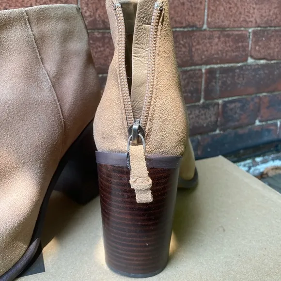 KDB Kelsi Dagger Suede boots Size 9us