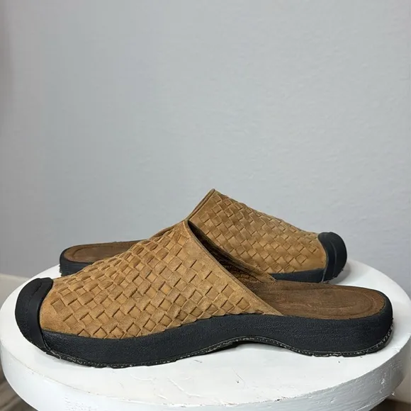 KEEN MENS SAN JUAN TAN WOVEN LEATHER SLIP ON SANDAL SHOES