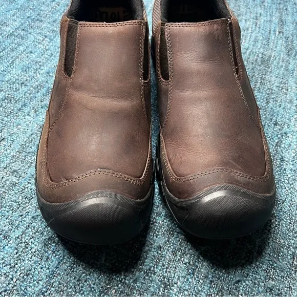 Keen Men's Targhee 111 Slip On Leather Shoes in Dark Earth Mulch Brown