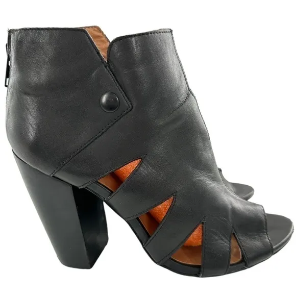 Kelsi Dagger ankle booties size 8.5 black leather open toe chunky boots