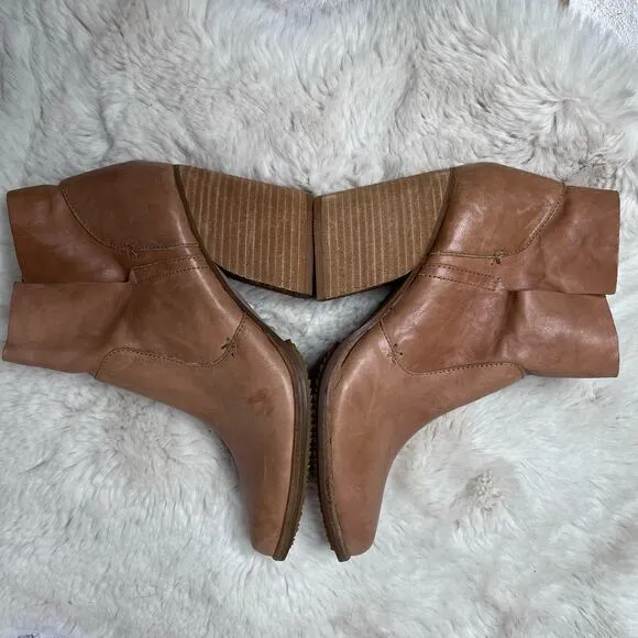 Kelsi Dagger Split Side Heeled Brown Ankle Booties Size 8