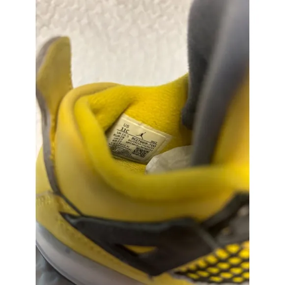 Kids Jordan Sneakers Yellow Black Size 10.5Y