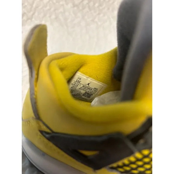 Kids Jordan Sneakers Yellow Black Size 10.5Y