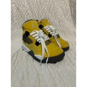 Kids Jordan Sneakers Yellow Black Size 10.5Y