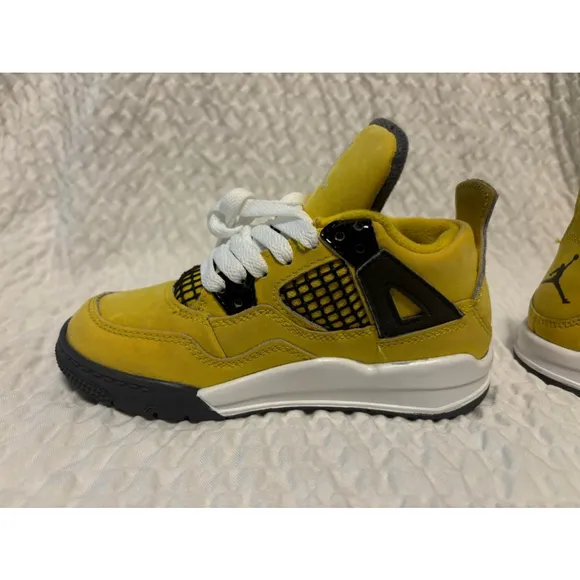 Kids Jordan Sneakers Yellow Black Size 10.5Y