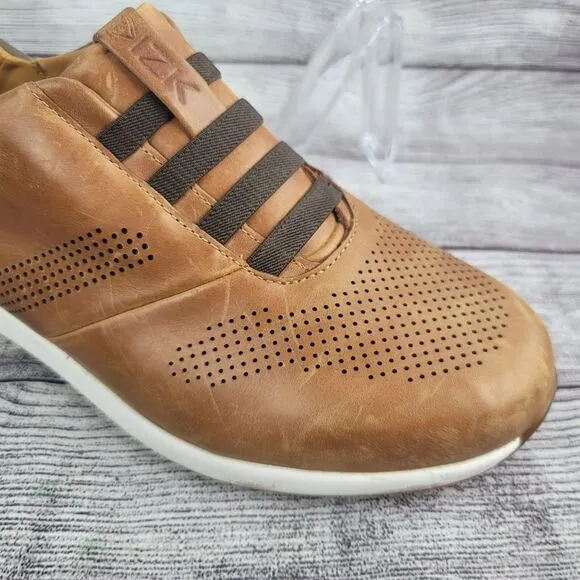 Kizik Boston Mens Size 9.5 Brown Leather Handsfree Slip On Shoes Sneakers