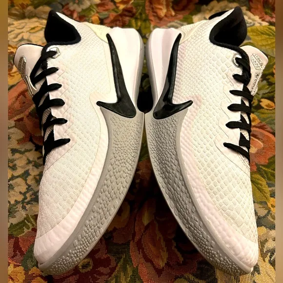 Kobe Bryant Nike Mamba Focus TB Men's Sneakers