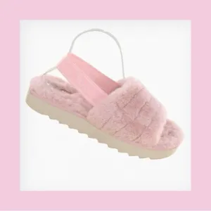 Koolaburra UGG Soft Pink fuzz'n Furry Women's Sandals