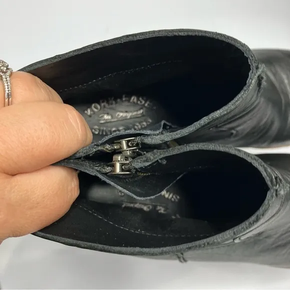 Kork-Ease black leather ankle boots size 7.5