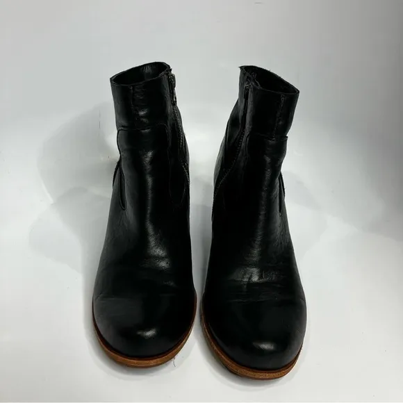 Kork-Ease black leather ankle boots size 7.5