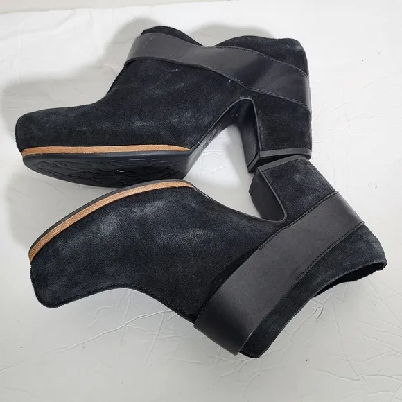 Kork-Ease Womens Shanaya Black Mules Size 10M Suede  Shoes Closed Toe