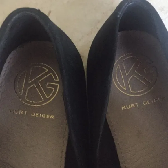 𝅺Kurt Geigen black suede shoes/flats. Sz 37