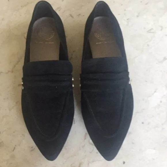 𝅺Kurt Geigen black suede shoes/flats. Sz 37