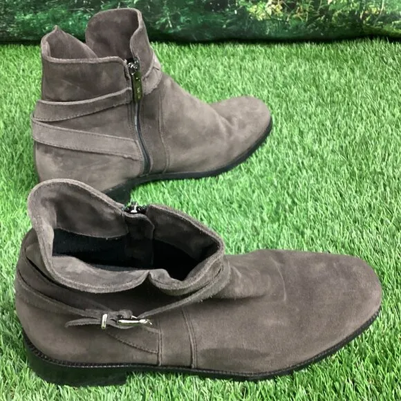 La Canadienne Brown Suede Boots 9.5M