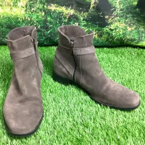 La Canadienne Brown Suede Boots 9.5M