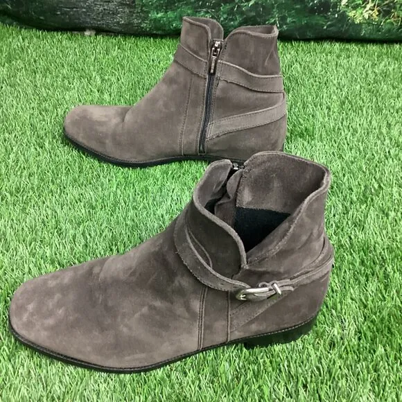 La Canadienne Brown Suede Boots 9.5M