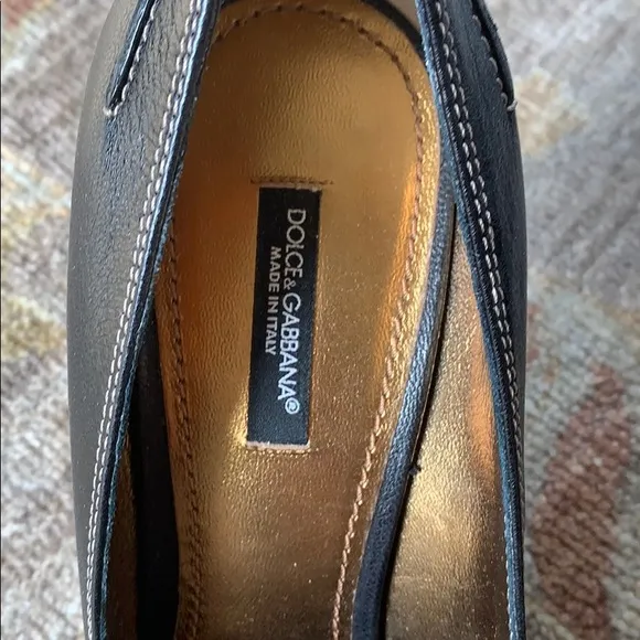 Ladies shoes gently used Dolce Gabbana leather