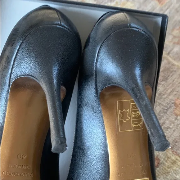 Ladies shoes gently used Dolce Gabbana leather