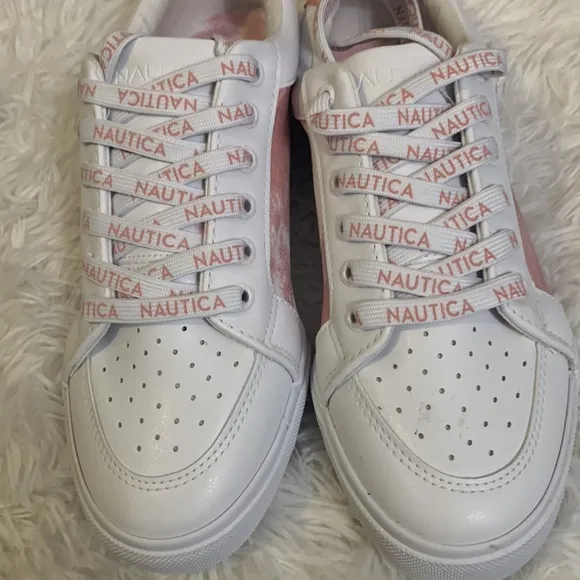 Ladies size 6 Nautica Lace Up Casual Shoes NWT