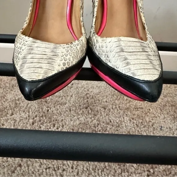 L.A.M.B. by Gwen Stefani snake embossed leather platform heels size 7.5