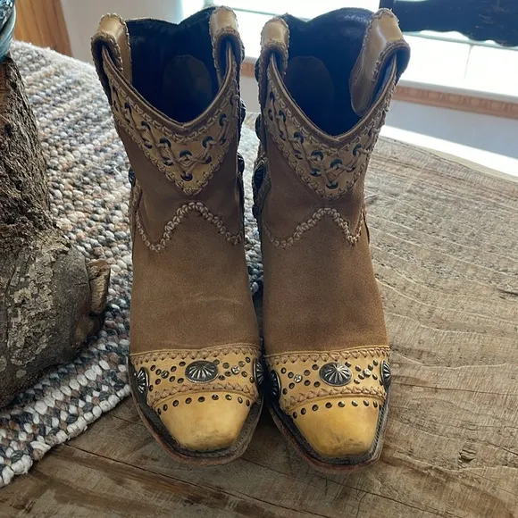Lane Wind Walker Brown Western Ankle Boots.  EUC