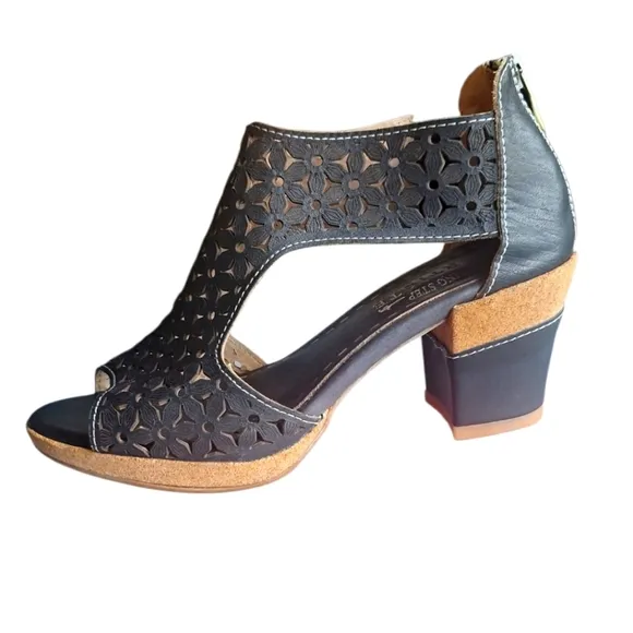 L'Artiste Spring Step Dark Brown Leather Cutout Sandals Size 37 (US 6.5-7)