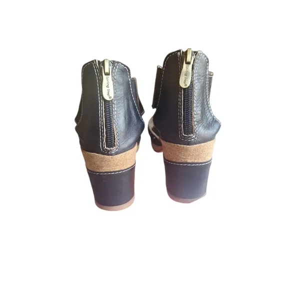 L'Artiste Spring Step Dark Brown Leather Cutout Sandals Size 37 (US 6.5-7)