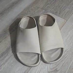 Lauren ManoogianLeather mules &amp; clogs