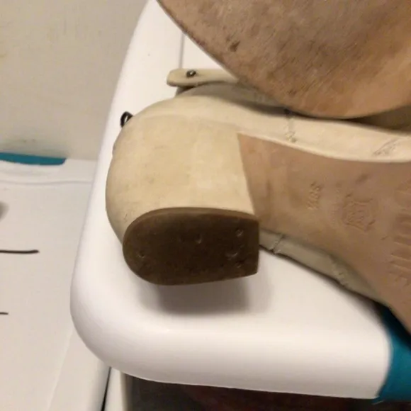 LD Tuttle Suede Ankle boot SZ 38 1/2