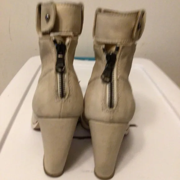 LD Tuttle Suede Ankle boot SZ 38 1/2
