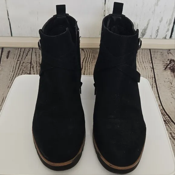 LifeStride Velocity 2.0 Black Ankle Booties Buckle Detail Sz 9 Women's