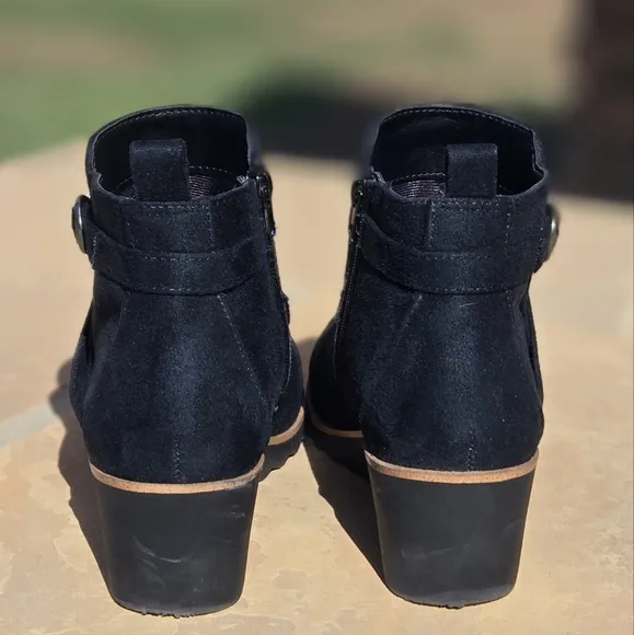 LifeStride Velocity 2.0 Black Ankle Booties Buckle Detail Sz 9 Women's