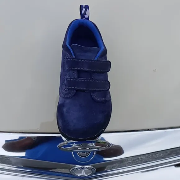 L.L. Bean Suede Toddler Shoes w/Velcro Closure  👞