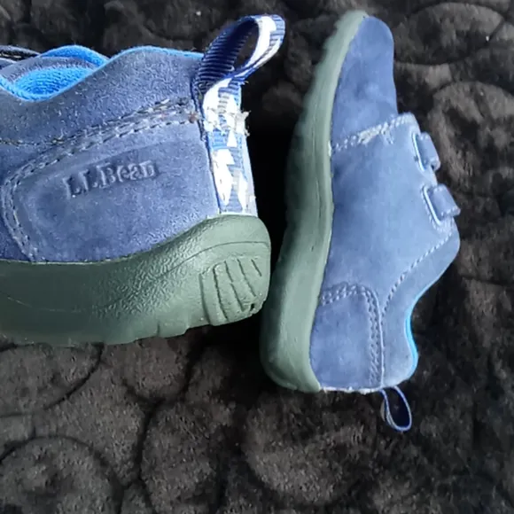 L.L. Bean Suede Toddler Shoes w/Velcro Closure  👞