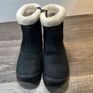 LLBean woman’s snow boots size 8.5