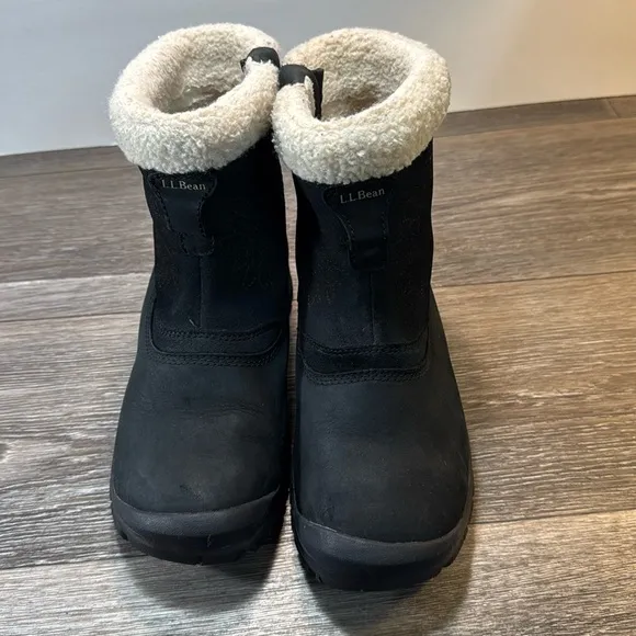 LLBean woman’s snow boots size 8.5
