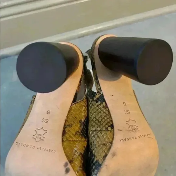 Loeffler Randell‎ Estelle Heels
