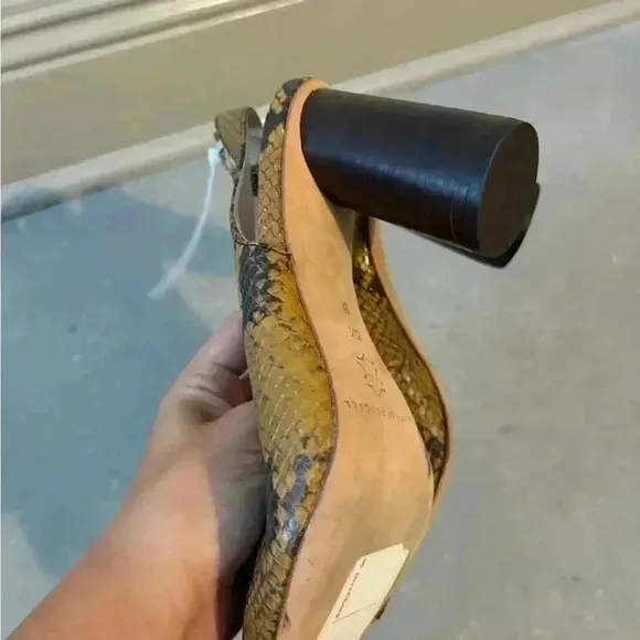 Loeffler Randell‎ Estelle Heels