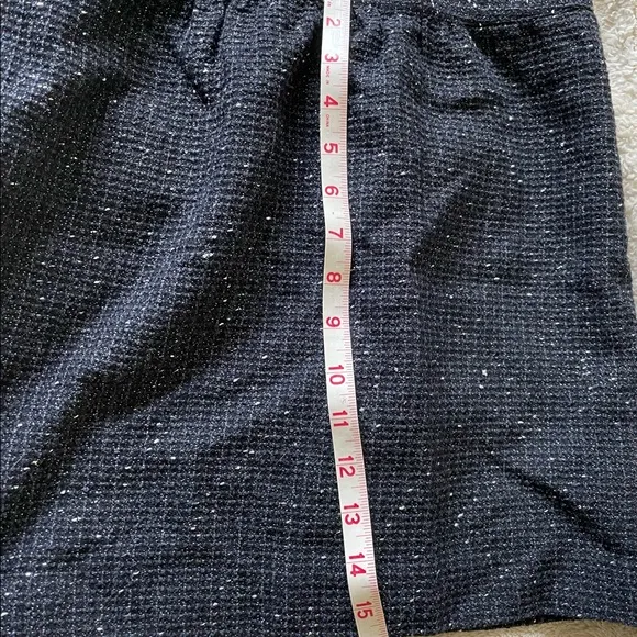 Loft 00P black festive mini skirt! Lined, front pockets! Goes with everything!