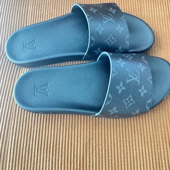 Louis Vuitton Black Sandals Monogram Design