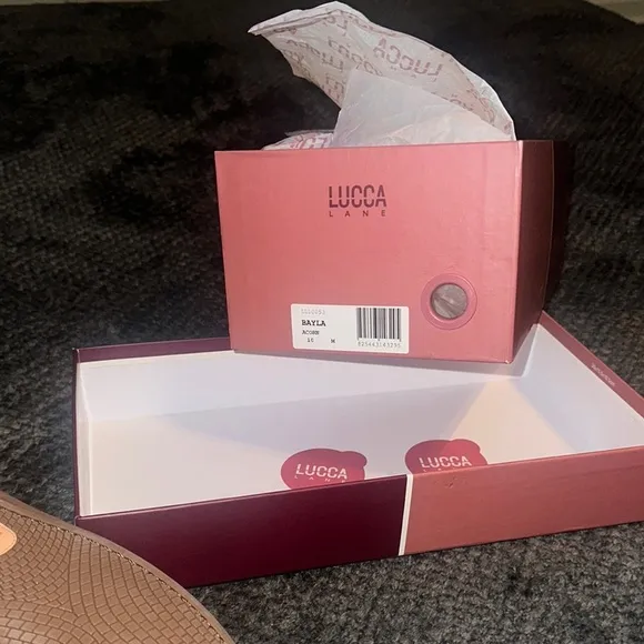 Lucca Women's Tan Bayla Flats